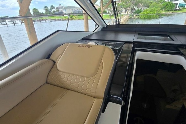 35ft Sea Ray Yacht For Sale