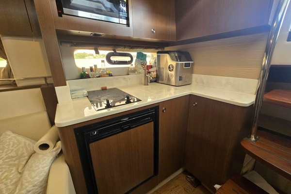 35ft Sea Ray Yacht For Sale