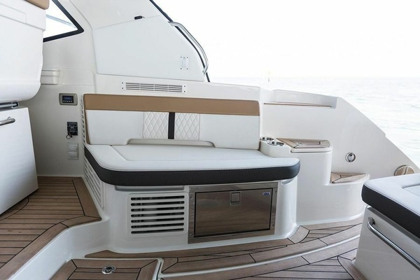 35ft Sea Ray Yacht For Sale