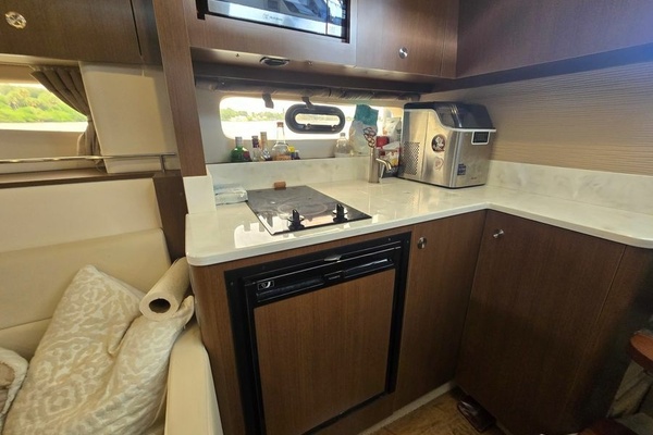 35ft Sea Ray Yacht For Sale