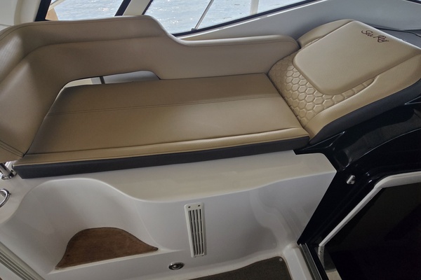 35ft Sea Ray Yacht For Sale