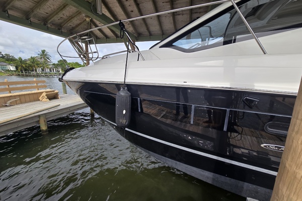 35ft Sea Ray Yacht For Sale