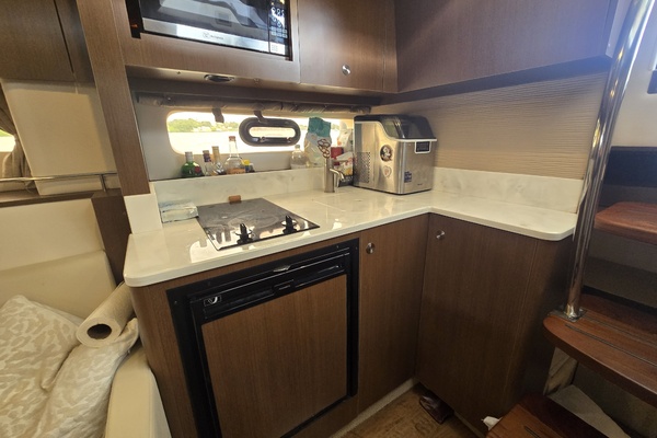 35ft Sea Ray Yacht For Sale