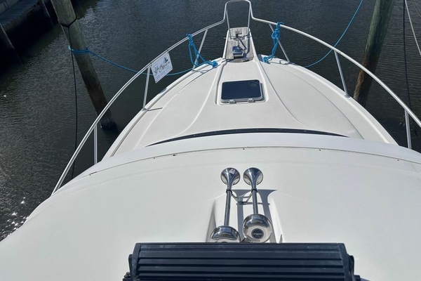 HOOKED 34ft Luhrs Yacht For Sale