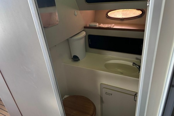 HOOKED 34ft Luhrs Yacht For Sale