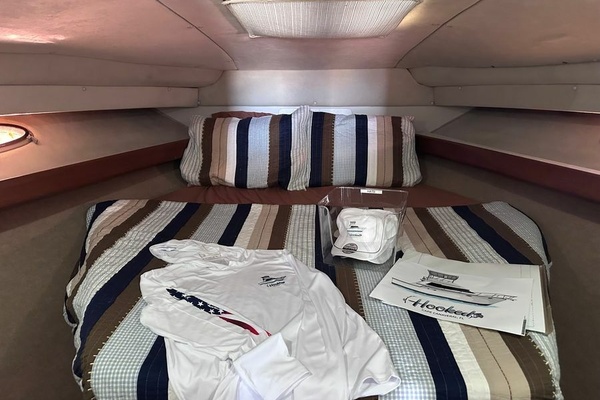 HOOKED 34ft Luhrs Yacht For Sale