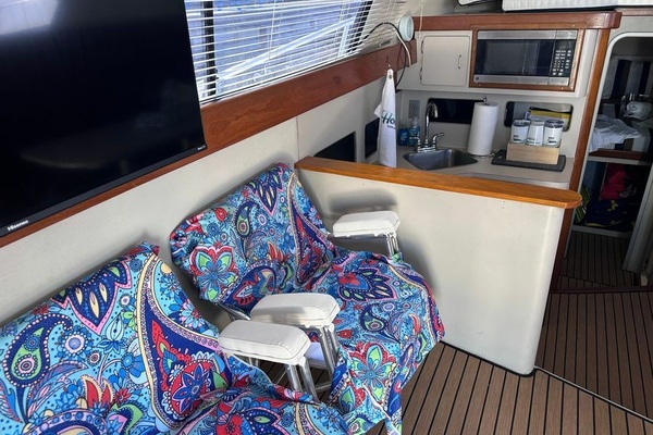 HOOKED 34ft Luhrs Yacht For Sale