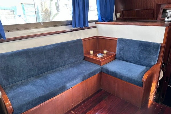 WALKING ON WATER 43ft Hatteras Yacht For Sale