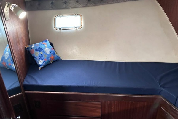 WALKING ON WATER 43ft Hatteras Yacht For Sale