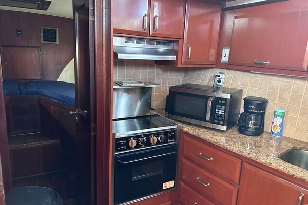 WALKING ON WATER 43ft Hatteras Yacht For Sale