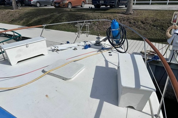 WALKING ON WATER 43ft Hatteras Yacht For Sale