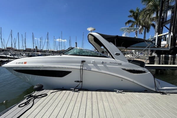 Photo of the 2014 Sea Ray 