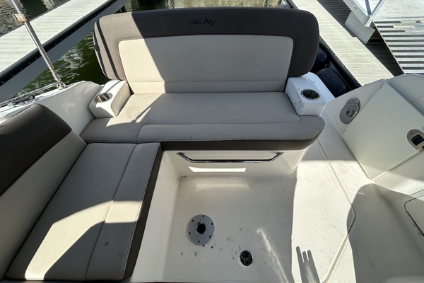 26ft Sea Ray Yacht For Sale