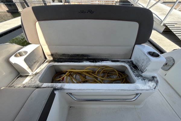 26ft Sea Ray Yacht For Sale