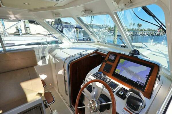BELLA FAMIGLIA 32ft Back Cove Yacht For Sale