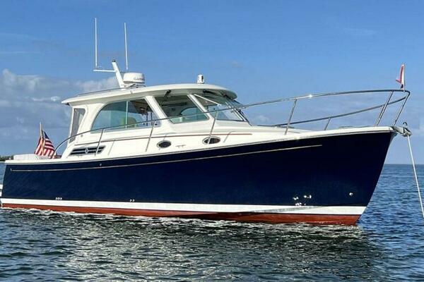 BELLA FAMIGLIA 32ft Back Cove Yacht For Sale