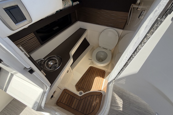 Freedom 32ft Sea Ray Yacht For Sale
