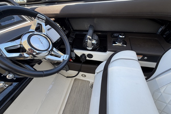Freedom 32ft Sea Ray Yacht For Sale