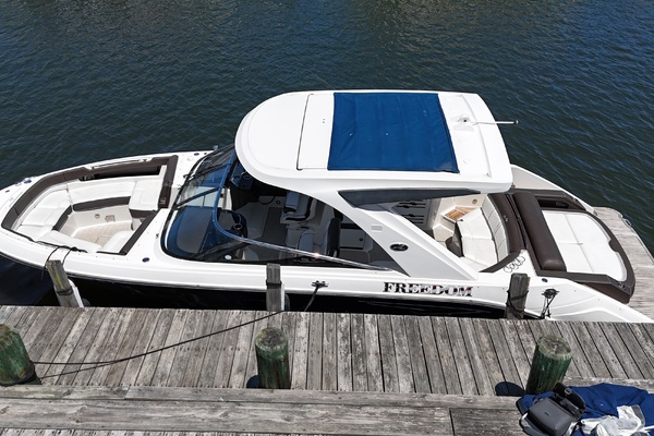 Freedom 32ft Sea Ray Yacht For Sale