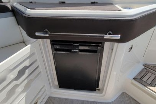 Freedom 32ft Sea Ray Yacht For Sale