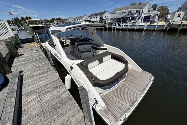 Freedom 32ft Sea Ray Yacht For Sale