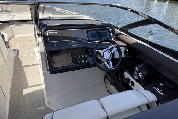 Freedom 32ft Sea Ray Yacht For Sale