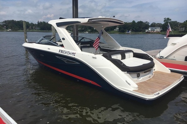 2017 Sea Ray 32 310 SLX