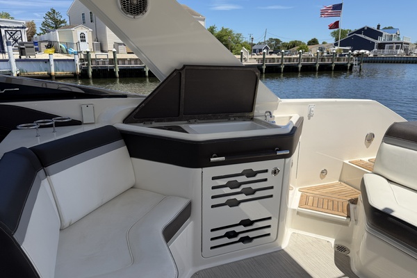 Freedom 32ft Sea Ray Yacht For Sale