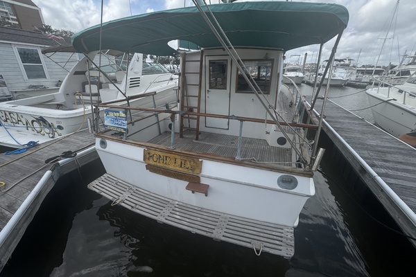 Pond Lily 32ft Grand Banks Yacht For Sale