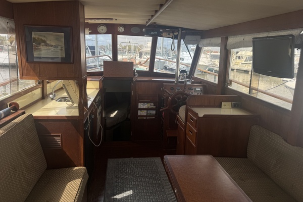 Pond Lily 32ft Grand Banks Yacht For Sale