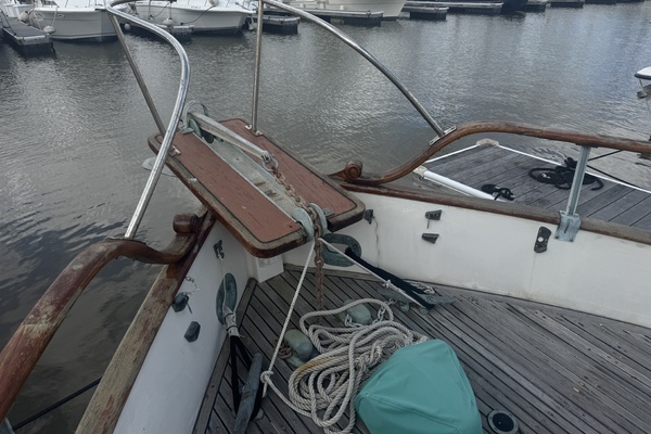 Pond Lily 32ft Grand Banks Yacht For Sale