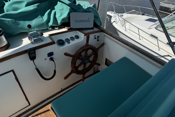 Pond Lily 32ft Grand Banks Yacht For Sale