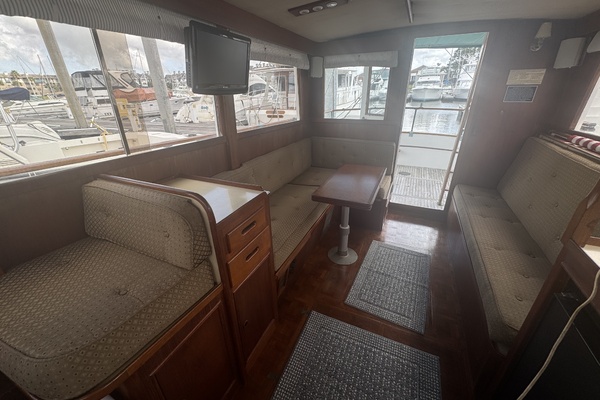 Pond Lily 32ft Grand Banks Yacht For Sale