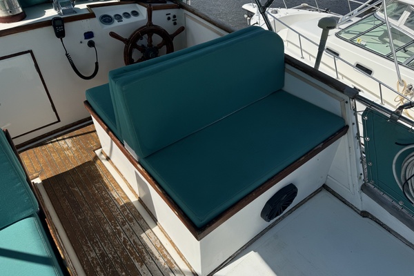 Pond Lily 32ft Grand Banks Yacht For Sale