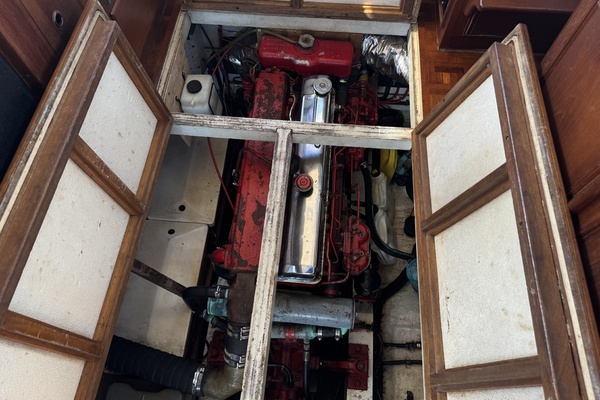 Pond Lily 32ft Grand Banks Yacht For Sale