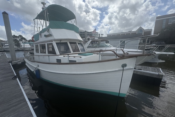 Pond Lily 32ft Grand Banks Yacht For Sale