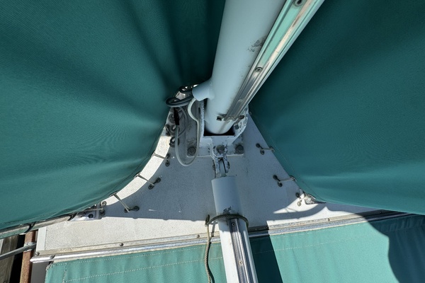 Pond Lily 32ft Grand Banks Yacht For Sale