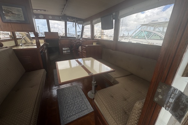 Pond Lily 32ft Grand Banks Yacht For Sale