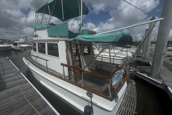 Pond Lily 32ft Grand Banks Yacht For Sale