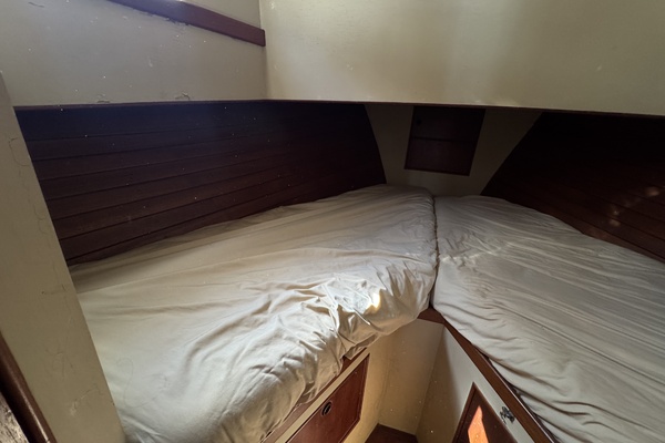 Pond Lily 32ft Grand Banks Yacht For Sale