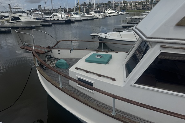 Pond Lily 32ft Grand Banks Yacht For Sale