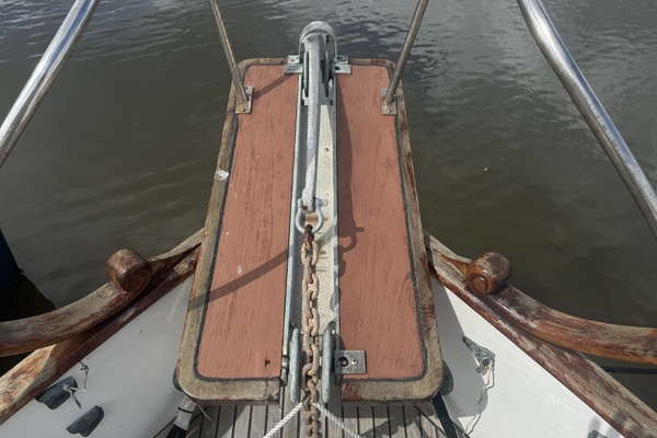 Pond Lily 32ft Grand Banks Yacht For Sale