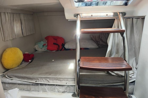 28ft Regal Yacht For Sale