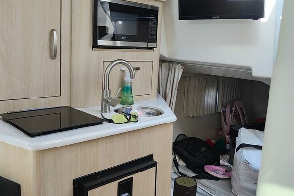 28ft Regal Yacht For Sale