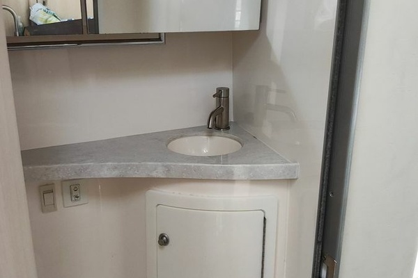 28ft Regal Yacht For Sale