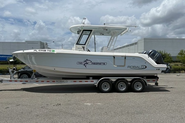 2022 Robalo 27