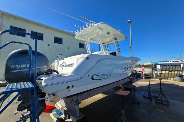 2022 Robalo 27