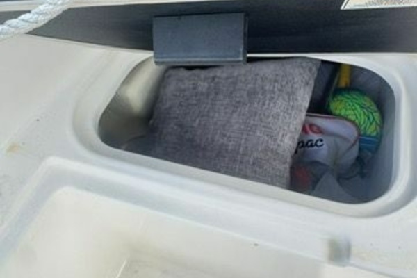 Photo of the 2023 Bayliner 