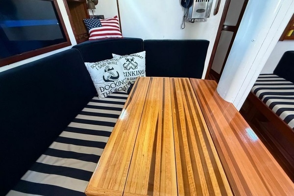 Photo of the 1979 CSY 44 "DARBY ANNE"