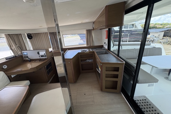 Apres Sail 42ft Lagoon Yacht For Sale